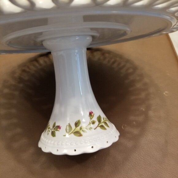 Royal Albert Old Country Roses Pedestal Pierced Cake Plate with Stand - Picture 2 of 4